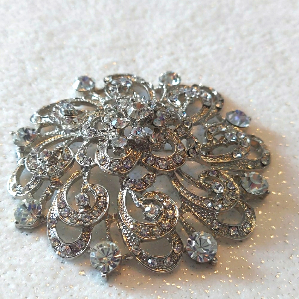 Vintage Style Rhinestone Brooch Sparkle
